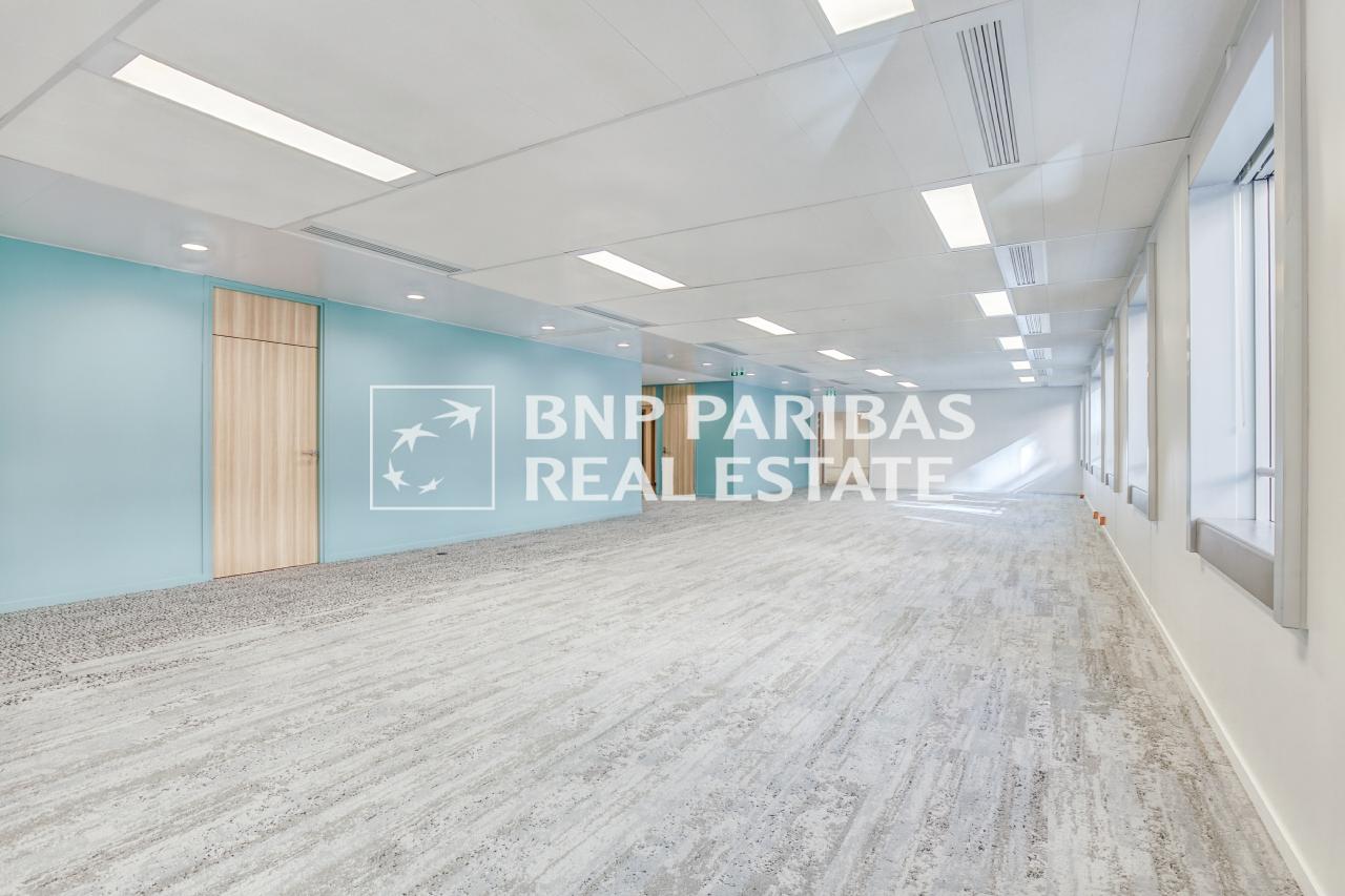 Bureau Paris 2449m² Location bureau Paris OLBUR2107078 4